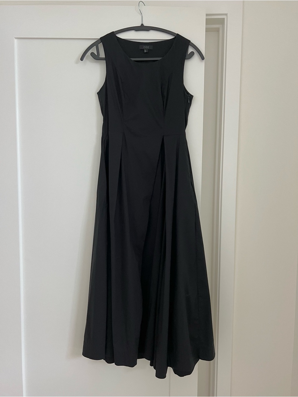 COS Black Sleeveless Pleated A-Line Midi Dress Size 2 Black